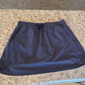 Patagonia women’s dark grey skort